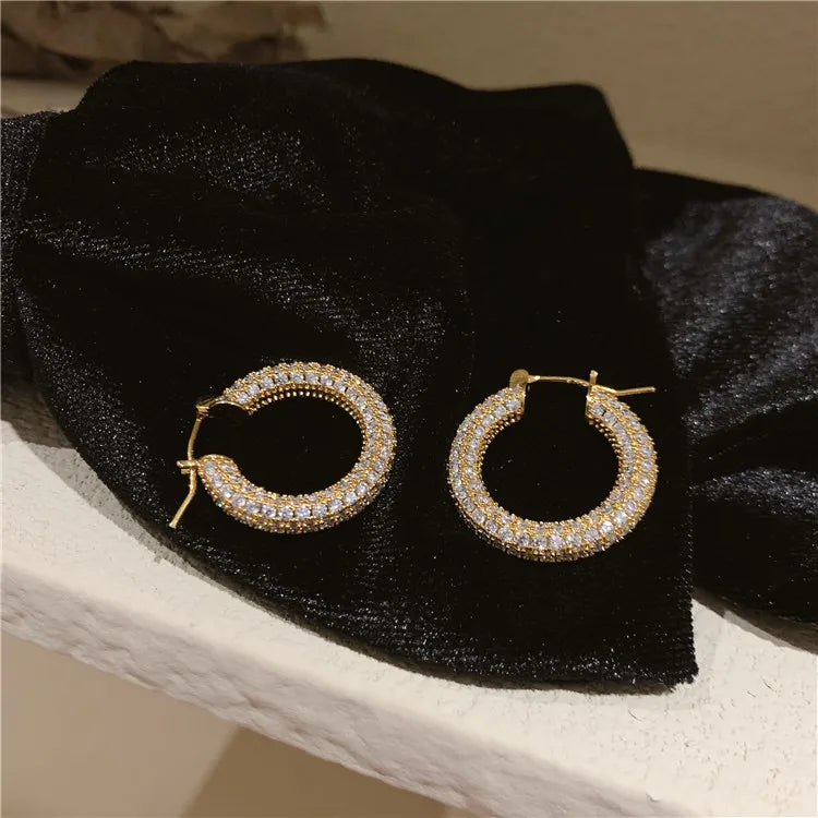 new design fashion jewelry exquisite copper inlaid zircon small hoop earrings simple temperament geometric female daily earrings