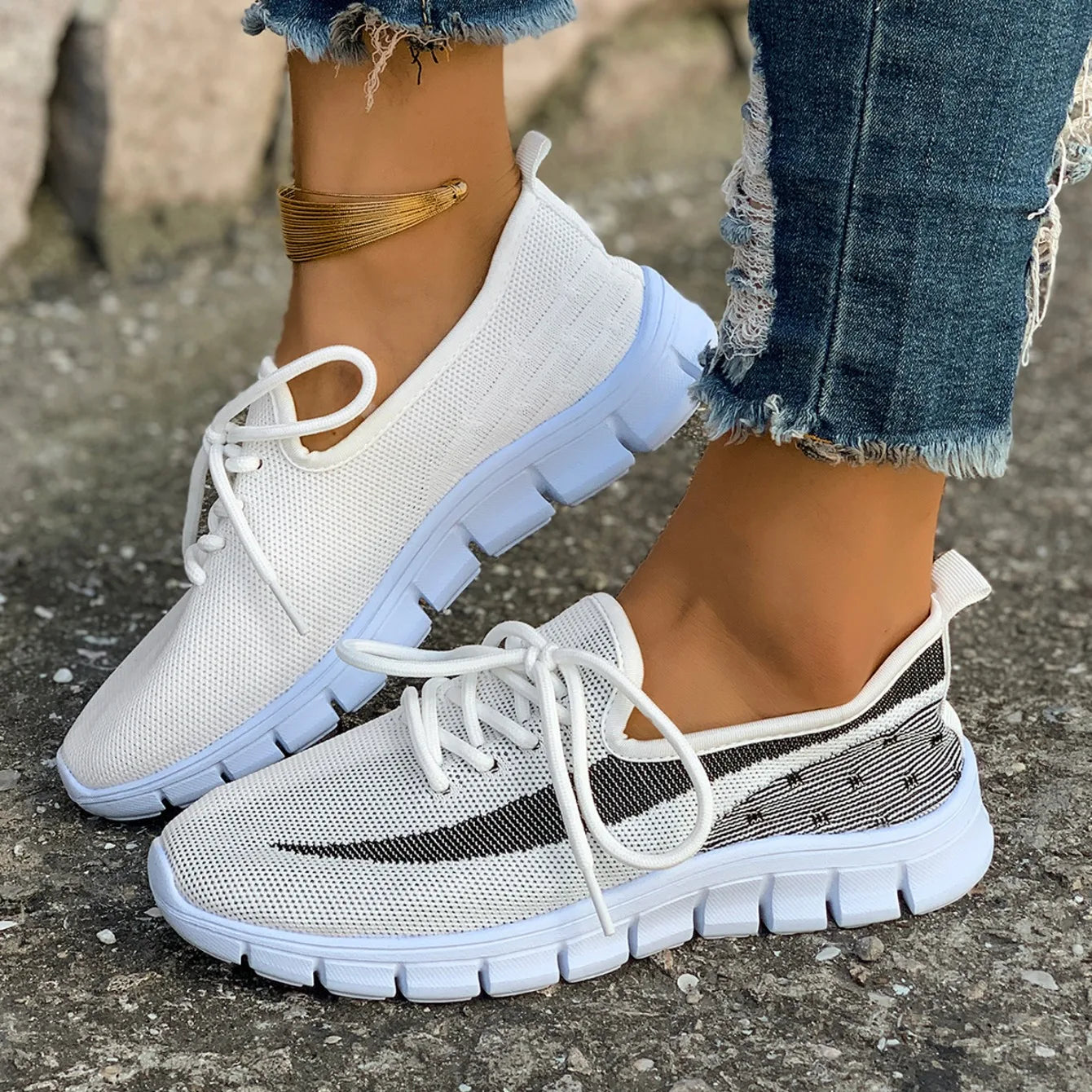 Women Casual Shoes New Fashion Comfortable Breathable Mesh Sneakers Women Lightweight Slip on Couples Casual Shoes for Women