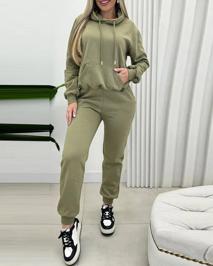 Two Piece Set of Fashionable New Styles Pocket Design Hooded Sweatshirt & Cuffed Sweatpants Set Leisure Sports Suit for Women