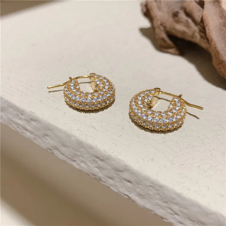 new design fashion jewelry exquisite copper inlaid zircon small hoop earrings simple temperament geometric female daily earrings