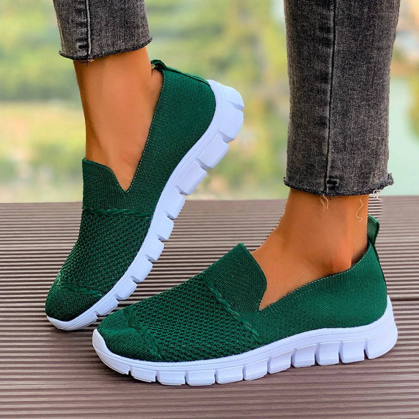 Women Casual Shoes Spring Autumn High Quality Slip on Breathable Flat Sneakers Women Comfortable Lightweight Walking Shoes Women