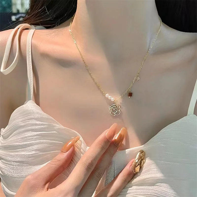 French Short Clavicle Chain New Flower Fairy Light Luxury Minority Design Temperament Pearl Tassel NecklaceTrendy Girl Gifts