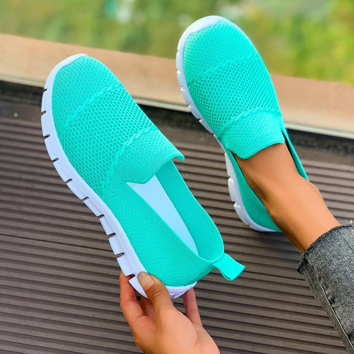 Women Casual Shoes Spring Autumn High Quality Slip on Breathable Flat Sneakers Women Comfortable Lightweight Walking Shoes Women