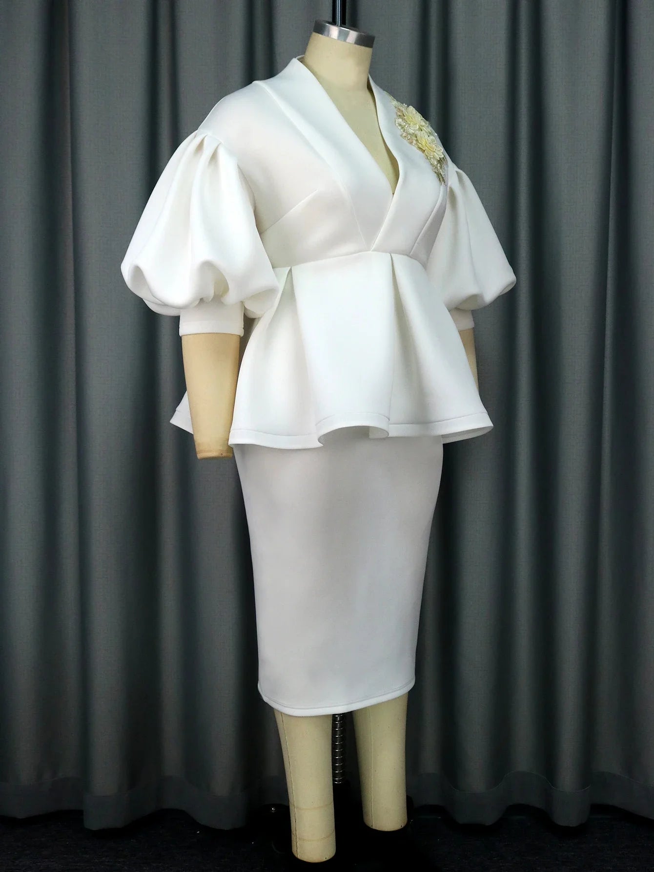 Elegant Women White Dress Set 2 Piece Outfits Cute Peplum Ruffle Tops with Appliques Pencil Skirt Sets Office Work Wedding Guest